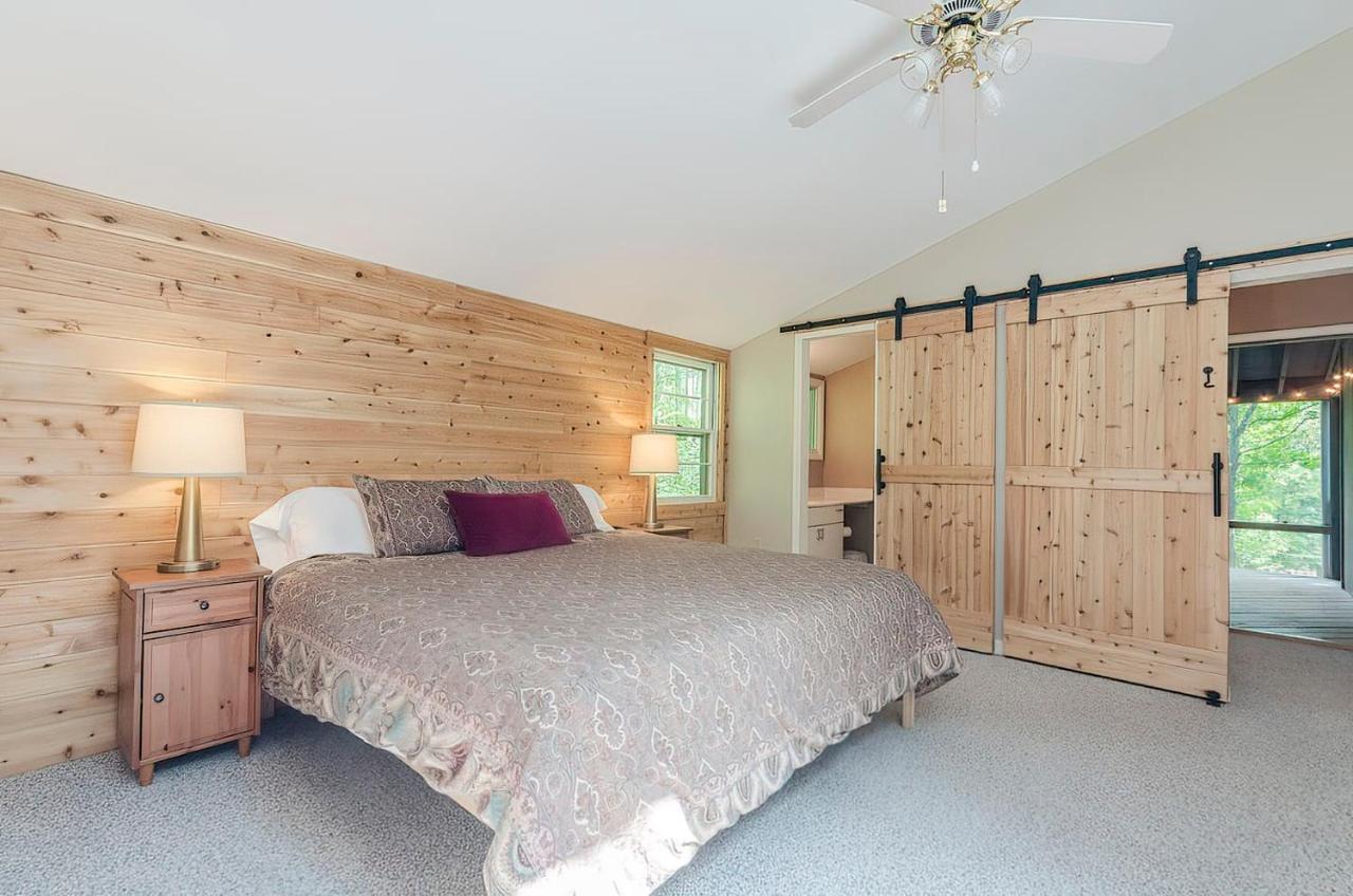 Secluded Oasis W Hot Tub, Screened-In Porch, Wifi! Berkeley Springs Exterior photo